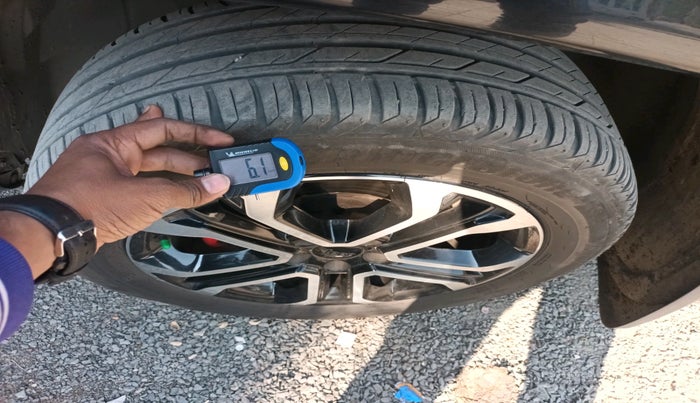 2022 Jeep Compass MODEL S (O) DIESEL 4X4 AT, Diesel, Automatic, 48,903 km, tyre