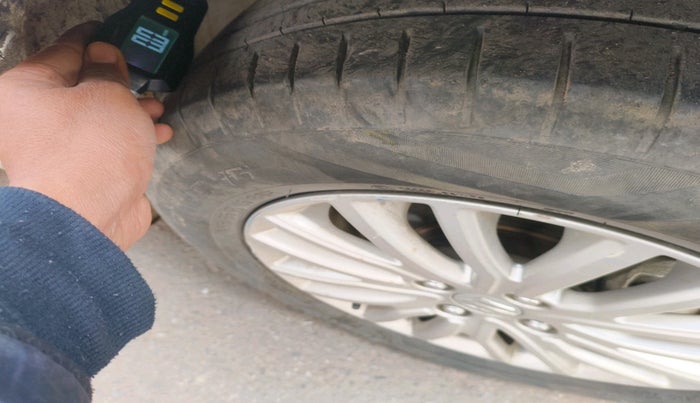 2023 Maruti Dzire ZXI, Petrol, Manual, 65,371 km, tyre