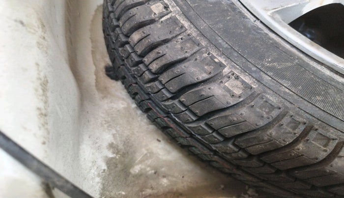 2014 Hyundai Eon D-LITE+, Petrol, Manual, 36,080 km, tyre