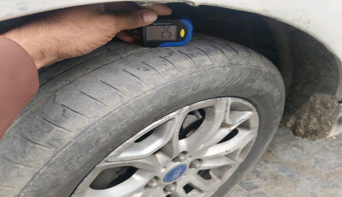 2015 Ford Ecosport AMBIENTE 1.5L DIESEL, Diesel, Manual, 1,37,690 km, tyre