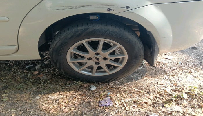 2012 Mahindra Verito 1.5 D6, Diesel, Manual, 1,32,882 km, tyre