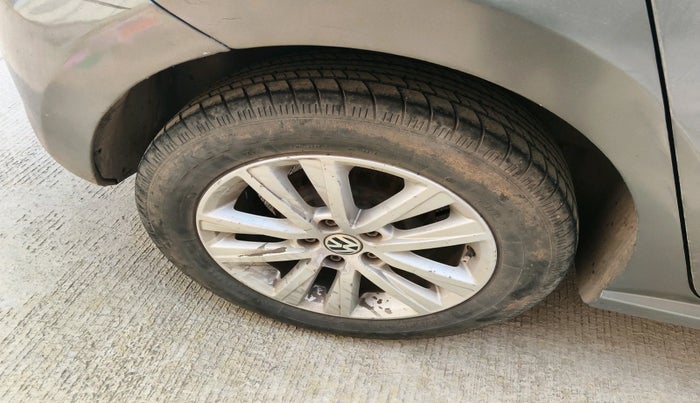 2013 Volkswagen Polo HIGHLINE DIESEL, Diesel, Manual, 1,23,324 km, tyre