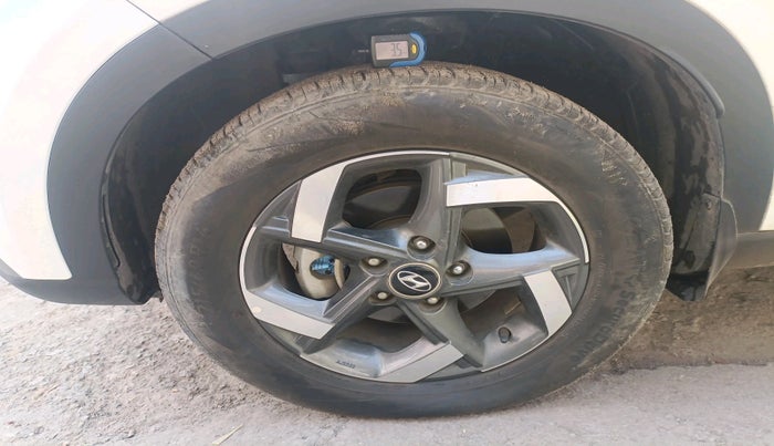 2020 Hyundai VENUE SX 1.5 CRDI, Diesel, Manual, 53,886 km, tyre