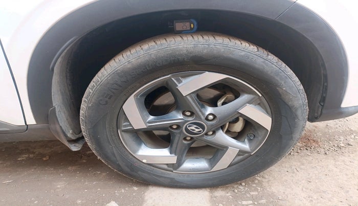 2020 Hyundai VENUE SX 1.5 CRDI, Diesel, Manual, 53,886 km, tyre