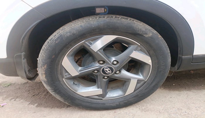 2020 Hyundai VENUE SX 1.5 CRDI, Diesel, Manual, 53,886 km, tyre