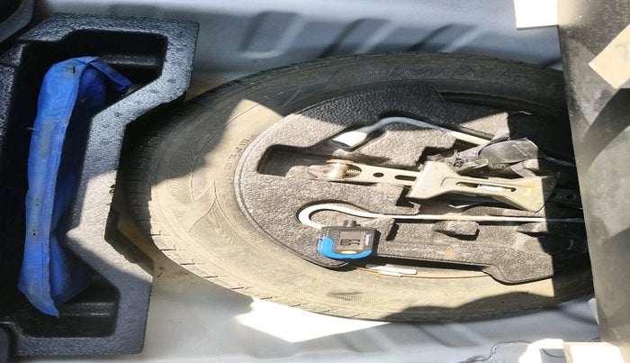 2017 Maruti Ciaz DELTA 1.4 MT PETROL, Petrol, Manual, 82,000 km, tyre