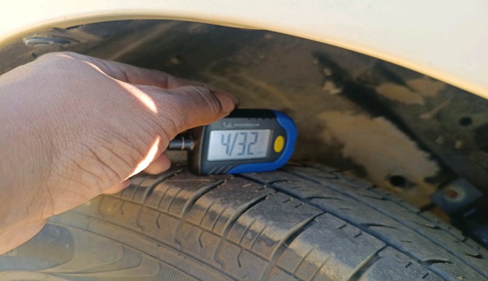 2016 Maruti Swift VXI, Petrol, Manual, 57,999 km, tyre