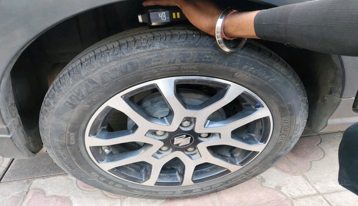 2022 Maruti XL6 ALPHA PLUS AT, Petrol, Automatic, 38,725 km, tyre