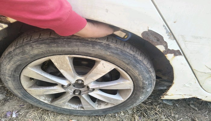 2012 Hyundai Verna FLUIDIC 1.6 CRDI SX, Diesel, Manual, 1,38,968 km, tyre