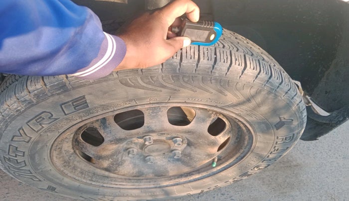 2013 Nissan Terrano XL (D), Diesel, Manual, 1,61,493 km, tyre