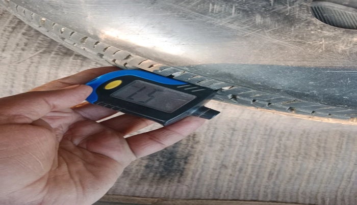 2013 Nissan Terrano XL (D), Diesel, Manual, 1,61,493 km, tyre