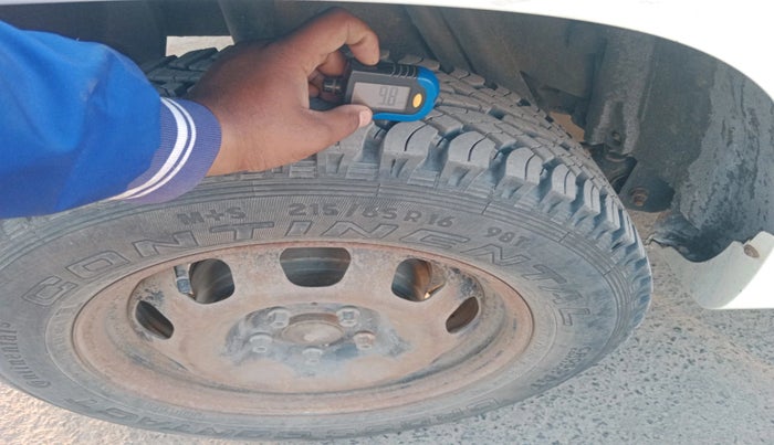 2013 Nissan Terrano XL (D), Diesel, Manual, 1,61,493 km, tyre