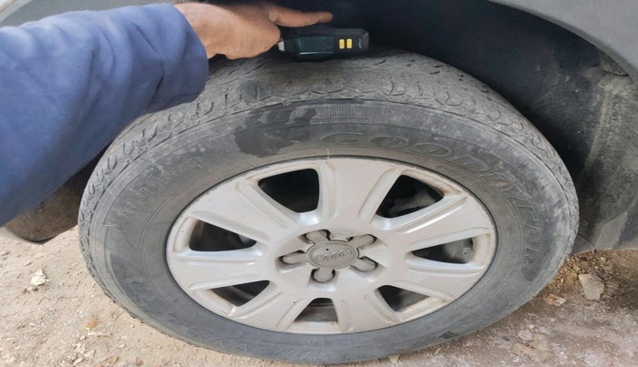 2014 Audi Q3 2.0 TDI QUATTRO, Diesel, Automatic, 1,16,541 km, tyre