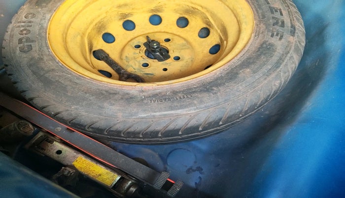 2014 Hyundai Eon SPORTZ, Petrol, Manual, 72,958 km, tyre