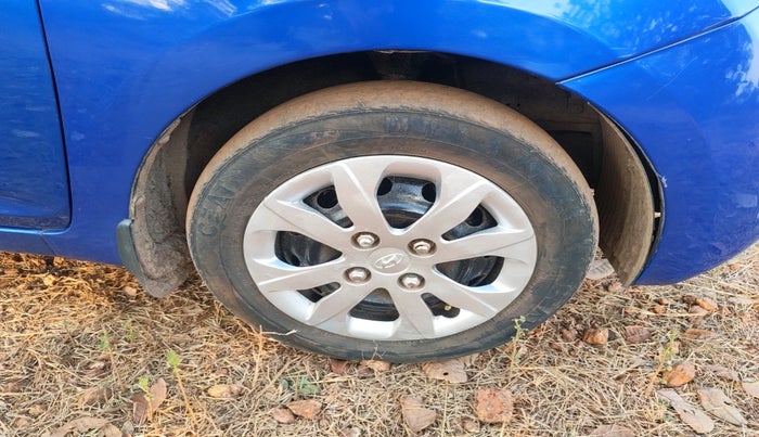 2014 Hyundai Eon SPORTZ, Petrol, Manual, 72,958 km, tyre