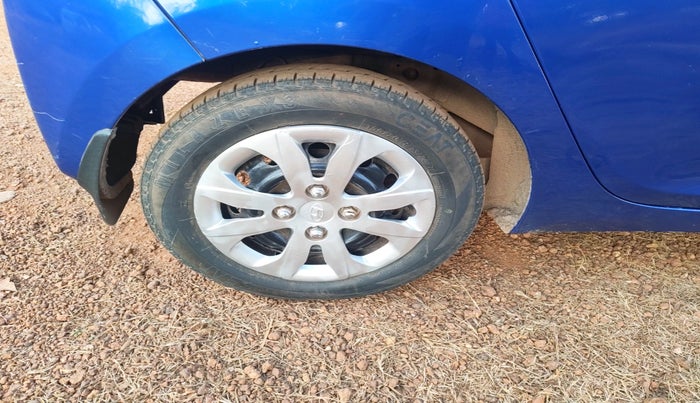 2014 Hyundai Eon SPORTZ, Petrol, Manual, 72,958 km, tyre