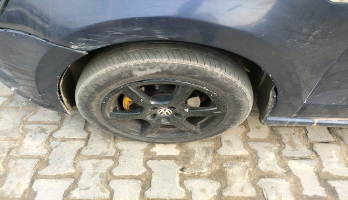 2013 Volkswagen Vento HIGHLINE DIESEL 1.6, Diesel, Manual, 1,37,207 km, tyre