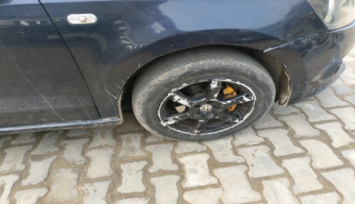 2013 Volkswagen Vento HIGHLINE DIESEL 1.6, Diesel, Manual, 1,37,207 km, tyre