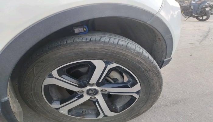 2021 Tata NEXON XZA PLUS (O) PETROL, Petrol, Automatic, 69,374 km, tyre