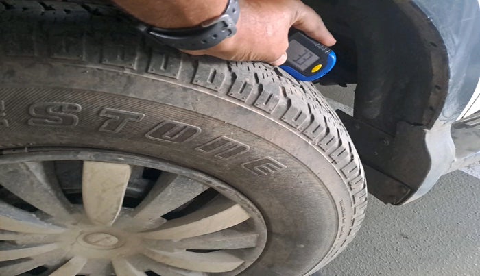 2013 Mahindra Xylo E4 ABS, Diesel, Manual, 1,29,709 km, tyre