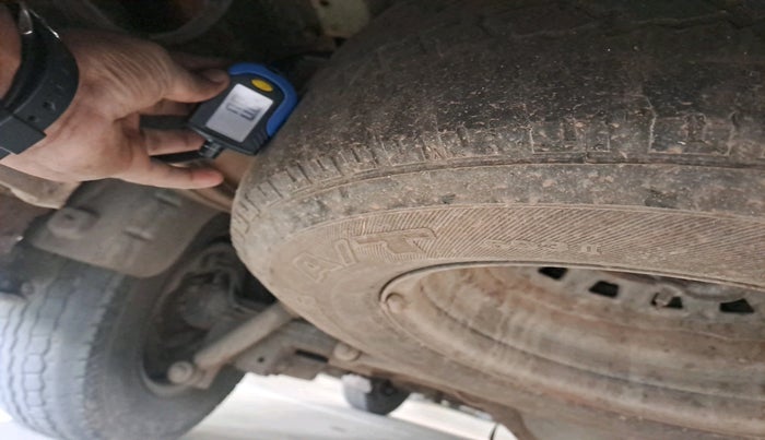 2013 Mahindra Xylo E4 ABS, Diesel, Manual, 1,29,709 km, tyre