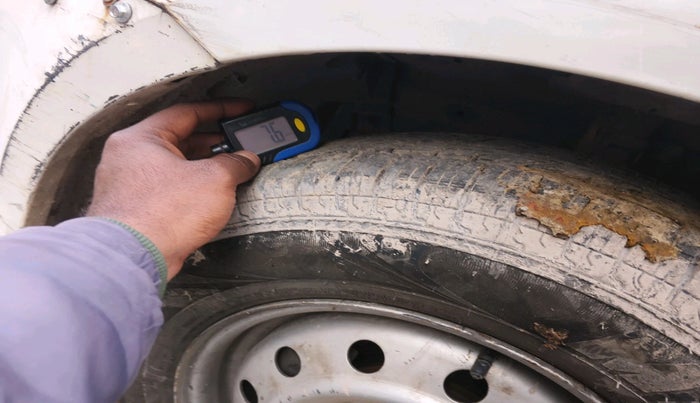 2011 Maruti Swift LXI, Petrol, Manual, 1,15,972 km, tyre