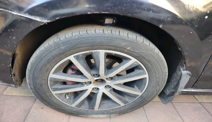 2014 Volkswagen Vento COMFORTLINE TSI AT PETROL, Petrol, Automatic, 68,014 km, tyre