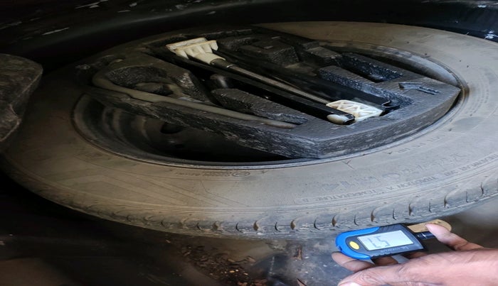 2014 Volkswagen Vento COMFORTLINE TSI AT PETROL, Petrol, Automatic, 68,014 km, tyre