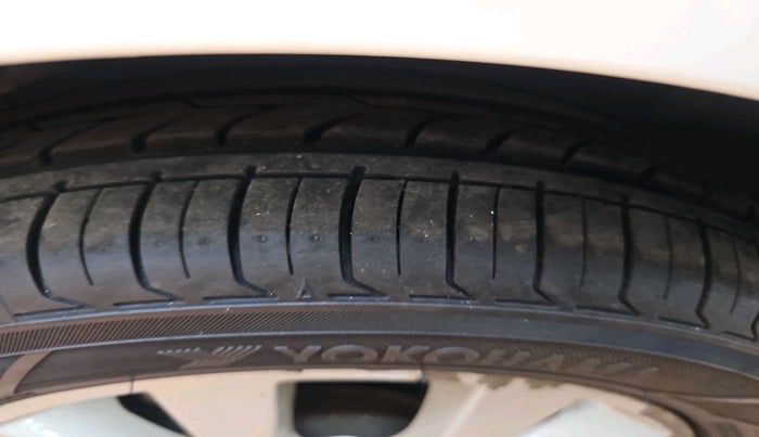 2016 Hyundai Verna 1.6 VTVT S AT, Petrol, Automatic, 14,179 km, tyre