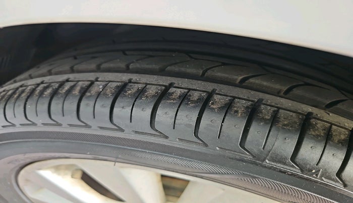 2016 Hyundai Verna 1.6 VTVT S AT, Petrol, Automatic, 14,179 km, tyre