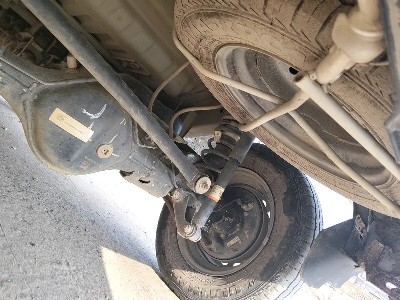 2024 Maruti Eeco 5 STR AC, Petrol, Manual, 25,177 km, tyre