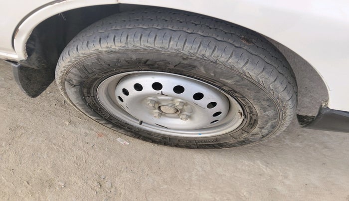 2024 Maruti Eeco 5 STR AC, Petrol, Manual, 25,177 km, tyre