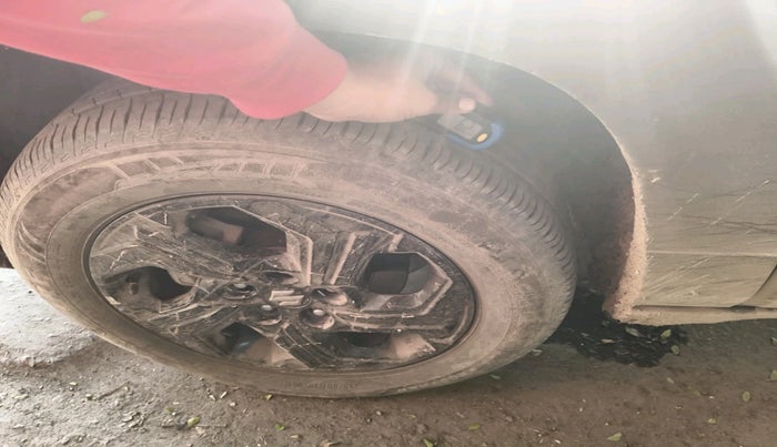 2023 Maruti BREZZA ZXI, Petrol, Manual, 8,411 km, tyre