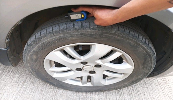 2013 Maruti Swift Dzire ZXI, Petrol, Manual, 1,29,954 km, tyre