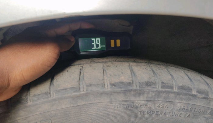 2011 Maruti A Star VXI (ABS) AT, Petrol, Automatic, 85,083 km, tyre