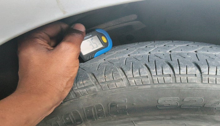 2011 Maruti Swift Dzire VXI, Petrol, Manual, 1,60,770 km, tyre