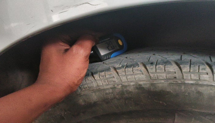 2011 Maruti Swift Dzire VXI, Petrol, Manual, 1,60,770 km, tyre