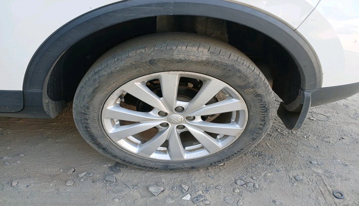 2022 MG ASTOR SMART 1.5 MT, Petrol, Manual, 45,004 km, tyre