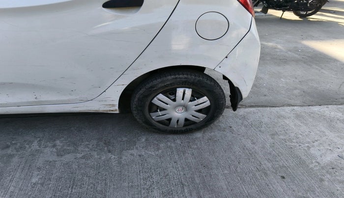 2017 Hyundai Eon ERA +, Petrol, Manual, 78,198 km, tyre