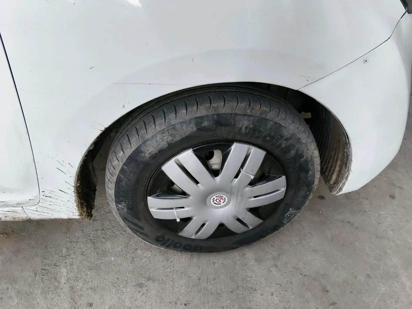 2017 Hyundai Eon ERA +, Petrol, Manual, 78,198 km, tyre