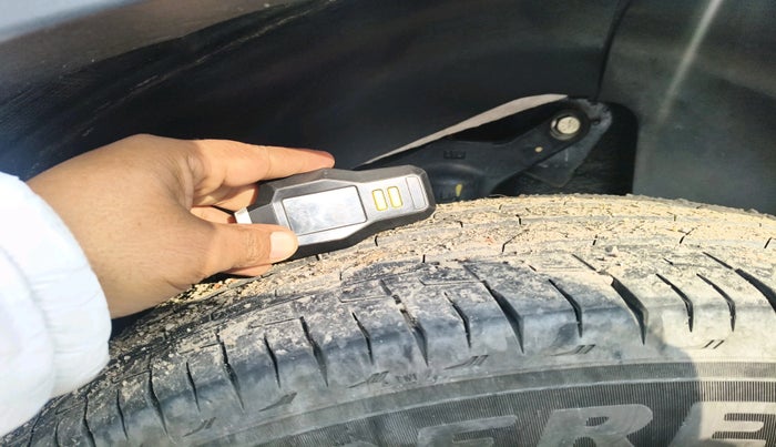 2024 Tata Harrier FEARLESS DARK EDITION AT, Diesel, Automatic, 15,599 km, tyre