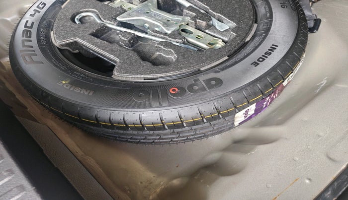 2021 Maruti Vitara Brezza VXI, Petrol, Manual, 29,932 km, tyre