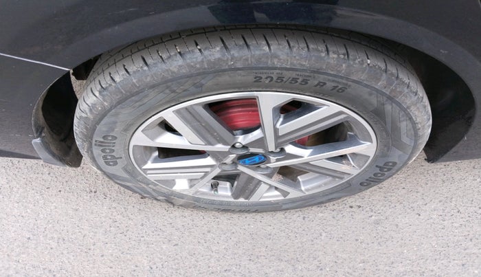 2024 Hyundai Verna  SX 1.5 MPI IVT, Petrol, Automatic, 10,627 km, tyre