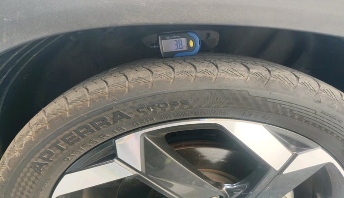 2021 Hyundai ALCAZAR 1.5 SIGNATURE (O) AT 6STR, Diesel, Automatic, 49,008 km, tyre