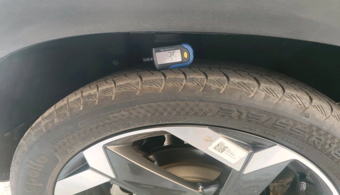 2021 Hyundai ALCAZAR 1.5 SIGNATURE (O) AT 6STR, Diesel, Automatic, 49,008 km, tyre