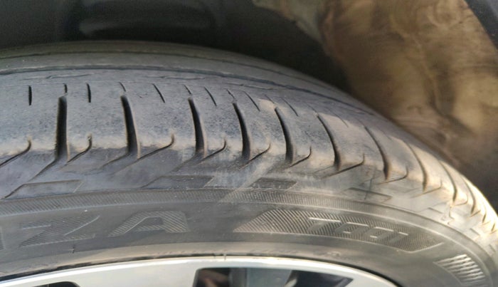 2025 Toyota Innova Crysta 2.4 ZX 7STR, Diesel, Manual, 31,839 km, tyre