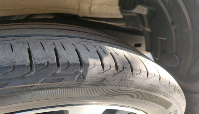 2025 Toyota Innova Crysta 2.4 ZX 7STR, Diesel, Manual, 31,839 km, tyre