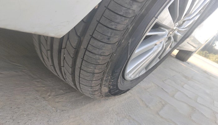 2022 Honda City 1.5L I-VTE V CVT, Petrol, Automatic, 57,810 km, tyre