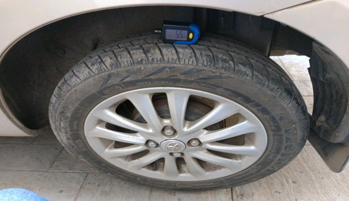 2011 Toyota Etios V, Petrol, Manual, 19,241 km, tyre