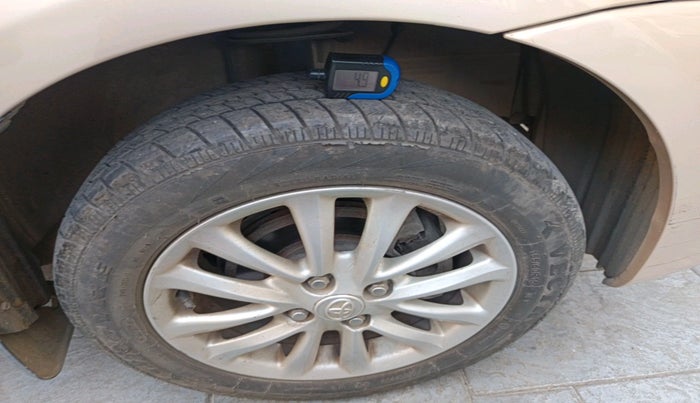 2011 Toyota Etios V, Petrol, Manual, 19,241 km, tyre